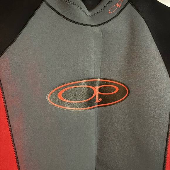 OP Black and Red Dynamic Rash Guard - Picture 2 of 4